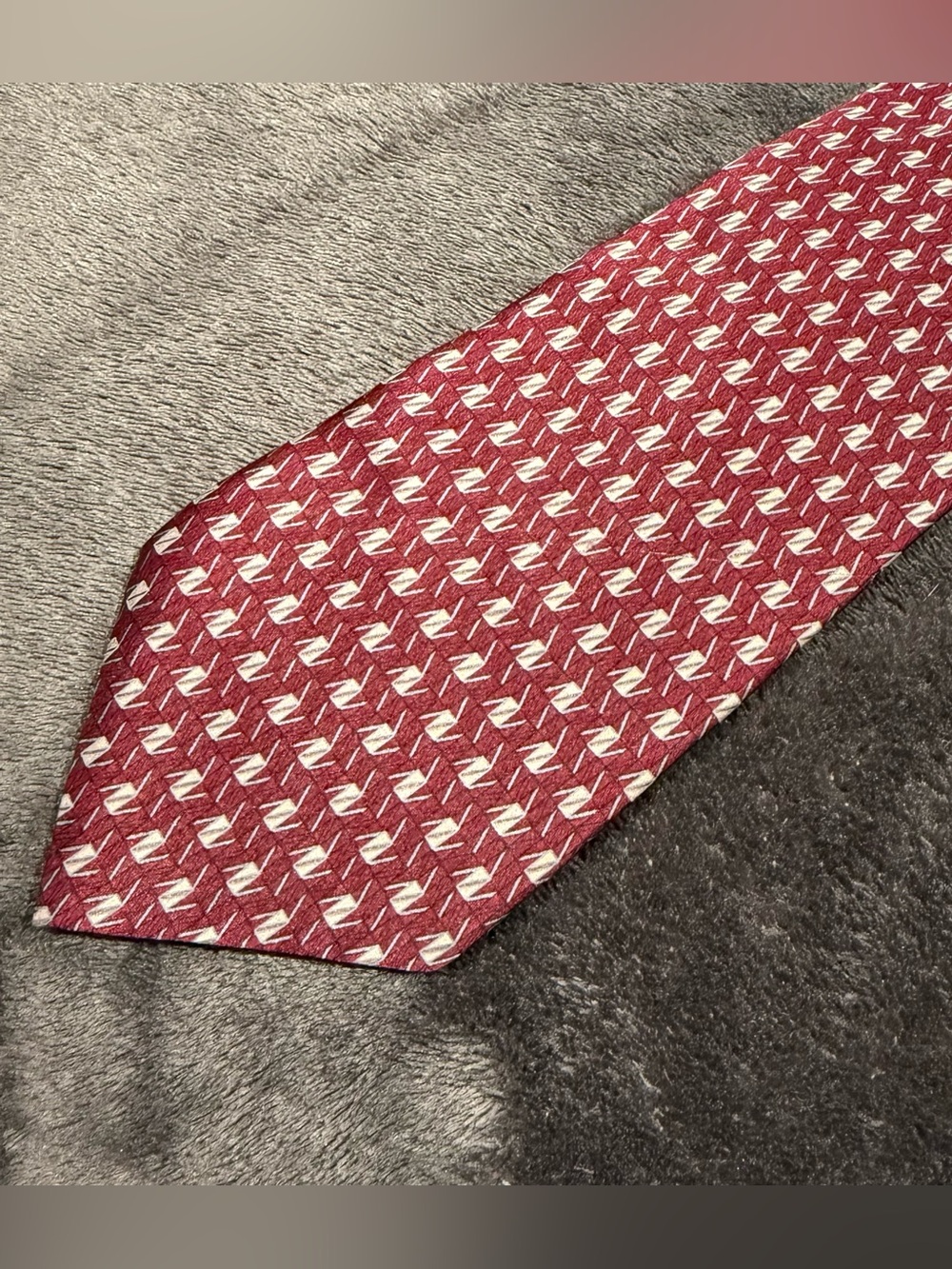 Van Heusen Men's Burgundy Patterned Silk Tie